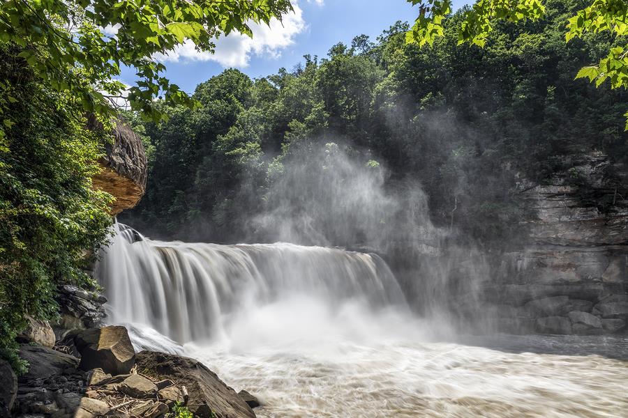 6 of the Most Amazing Kentucky Waterfalls to Visit This Spring